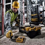 Огляд Ящик для інструментів DeWALT для зберігання наборів в кейсах TOUGH CASE (DT70716): характеристики, відгуки, ціни.