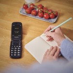 Огляд Мобільний телефон Panasonic KX-TU550 Red (KX-TU550EXR): характеристики, відгуки, ціни.