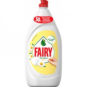 Огляд Засіб для ручного миття посуду Fairy Ніжні руки Ромашка і Вітамін Е 1.35 л (8001090622129): характеристики, відгуки, ціни.
